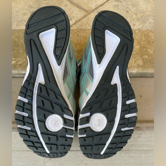 Reebok women’s running shoe with memory tech DMX ride - Picture 6 of 9